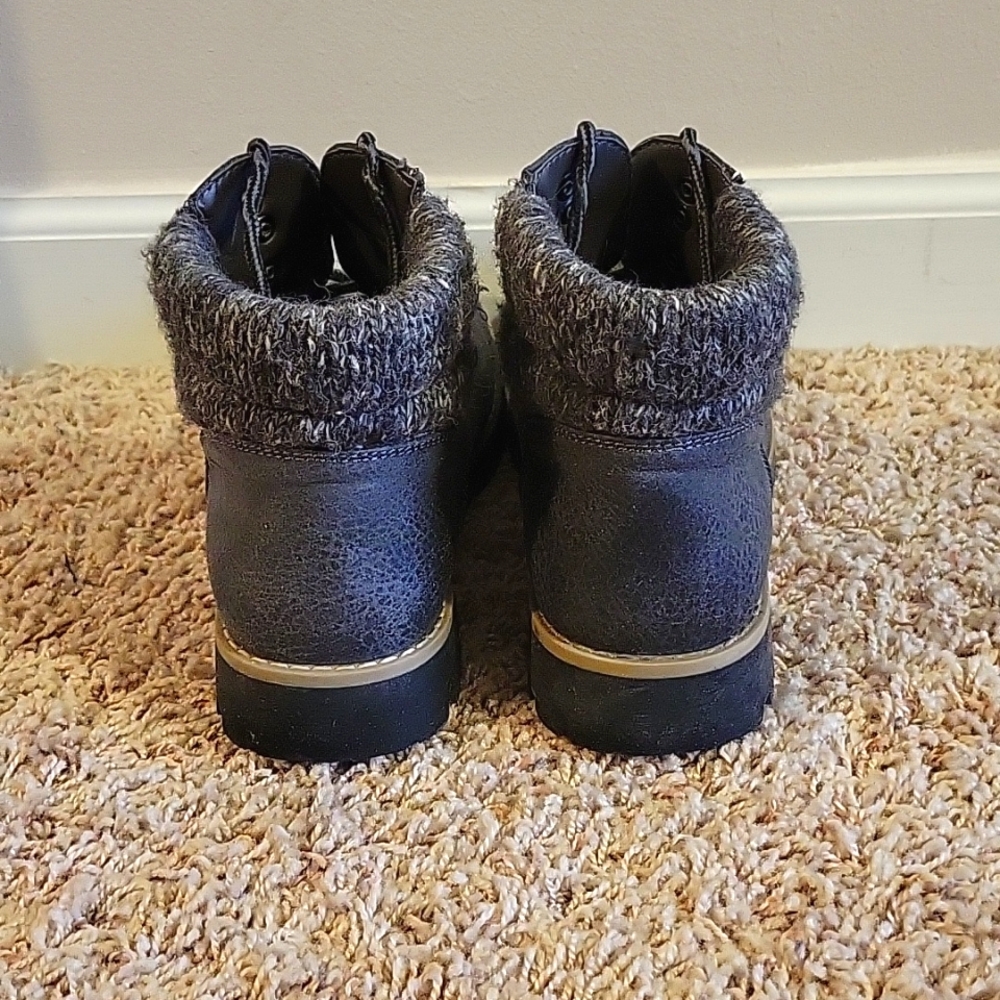 Boots - Picture 3 of 5